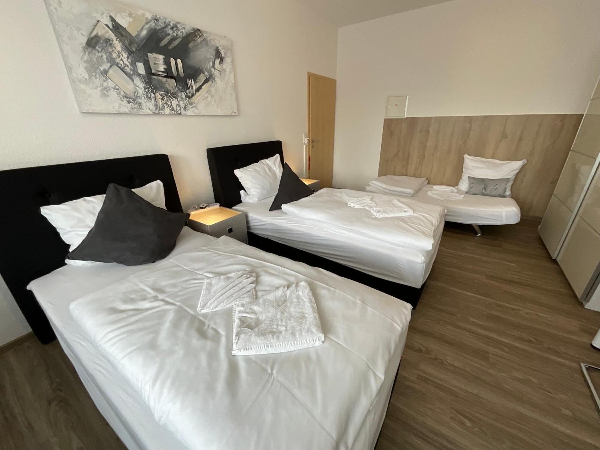 Gaestehaus Wuerzburg 24H Estenfeld Eksteriør bilde