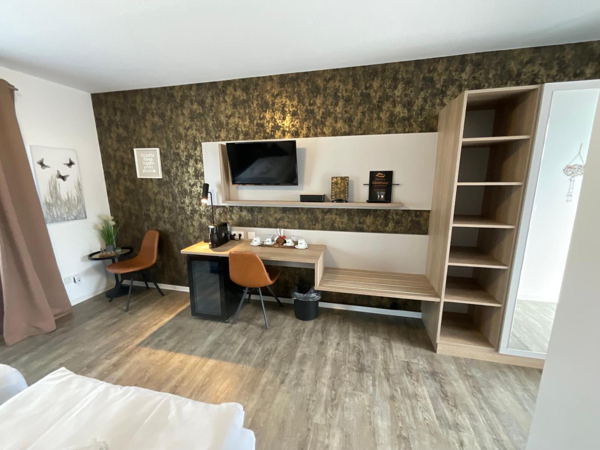 Gaestehaus Wuerzburg 24H Estenfeld Eksteriør bilde